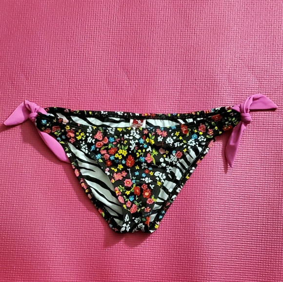 Guess Cheeky Bikini Bottoms - Picture 4 of 4